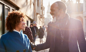 Que faire lors du premier rendez-vous entre seniors ?